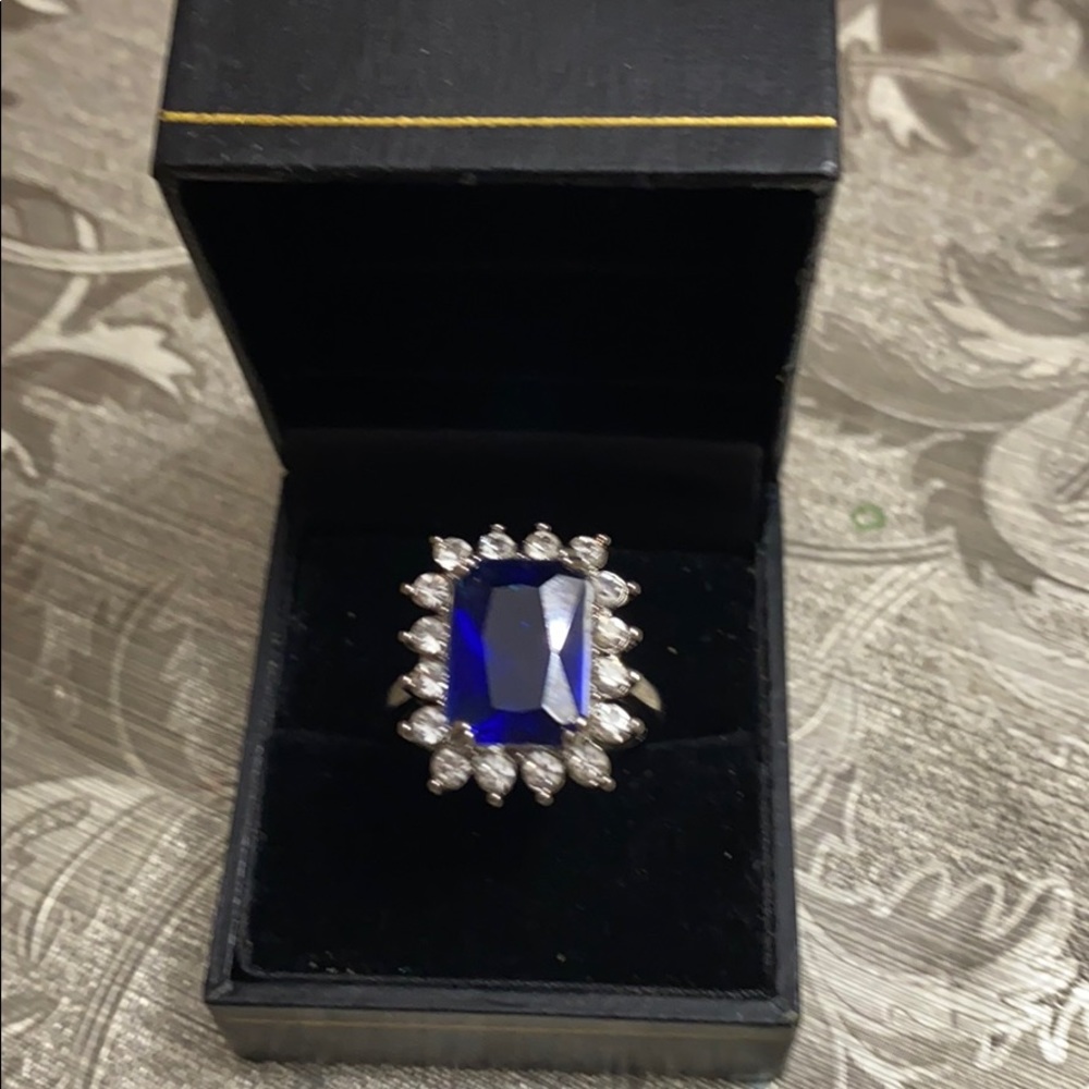 Silver Sapphire ring - Picture 3 of 6